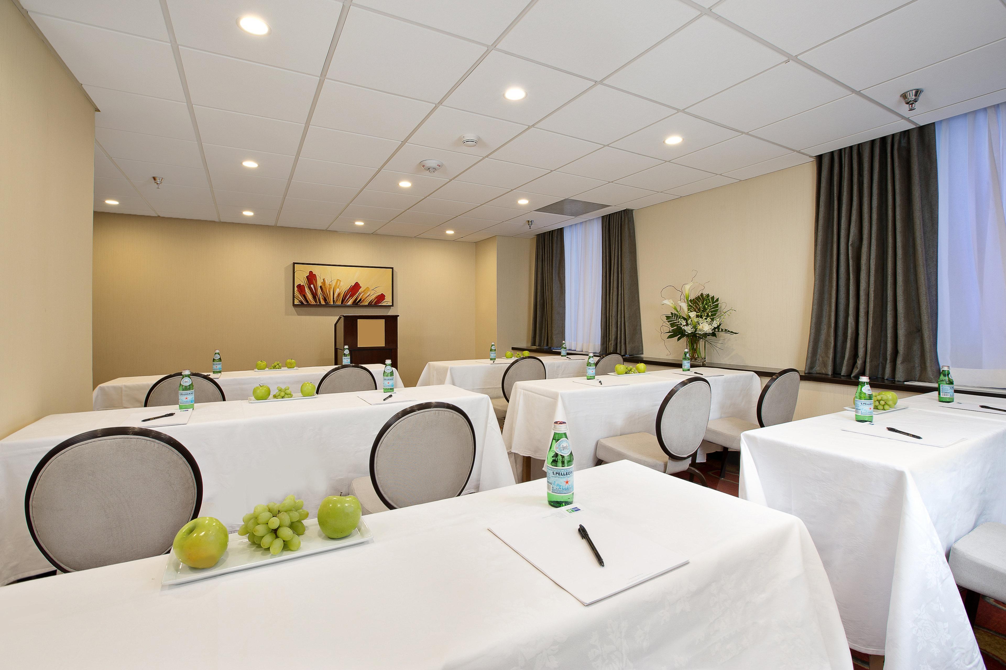 Holiday Inn Express Denver Downtown By Ihg Exterior photo
